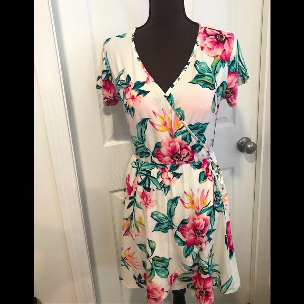 Derek Heart faux wrap dress flowered print Sz L